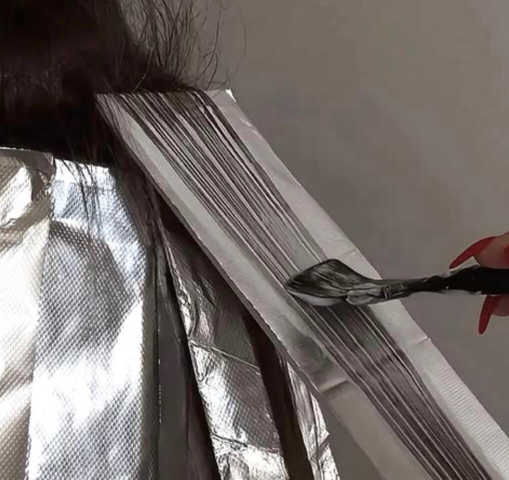 Mèches travaillées avec des papiers de coloration